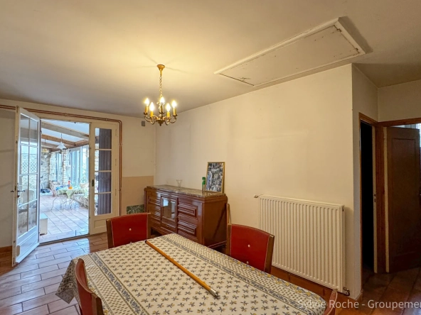 Maison de caractère à Piolenc de 175 m² avec jardin et dépendances 