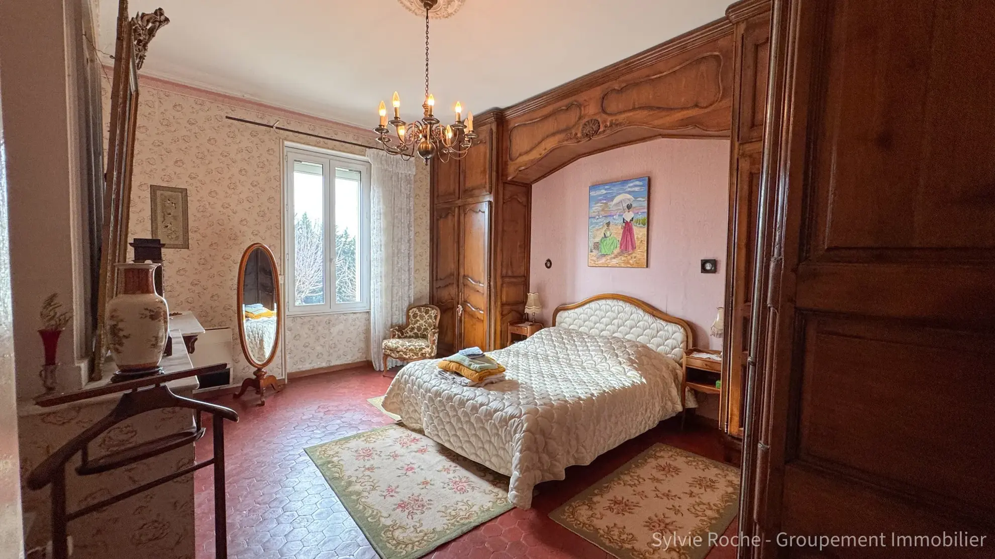 Maison de caractère à Piolenc de 175 m² avec jardin et dépendances 