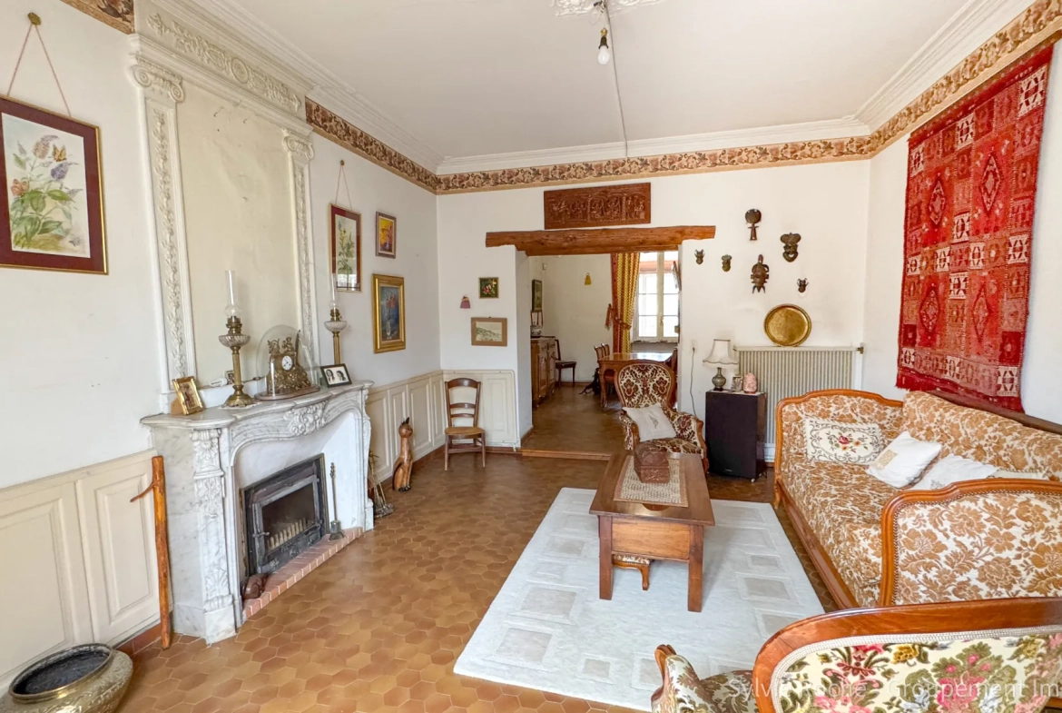 Maison de caractère à Piolenc de 175 m² avec jardin et dépendances 