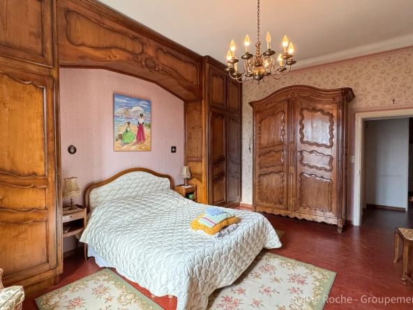 Maison de caractère à Piolenc de 175 m² avec jardin et dépendances 