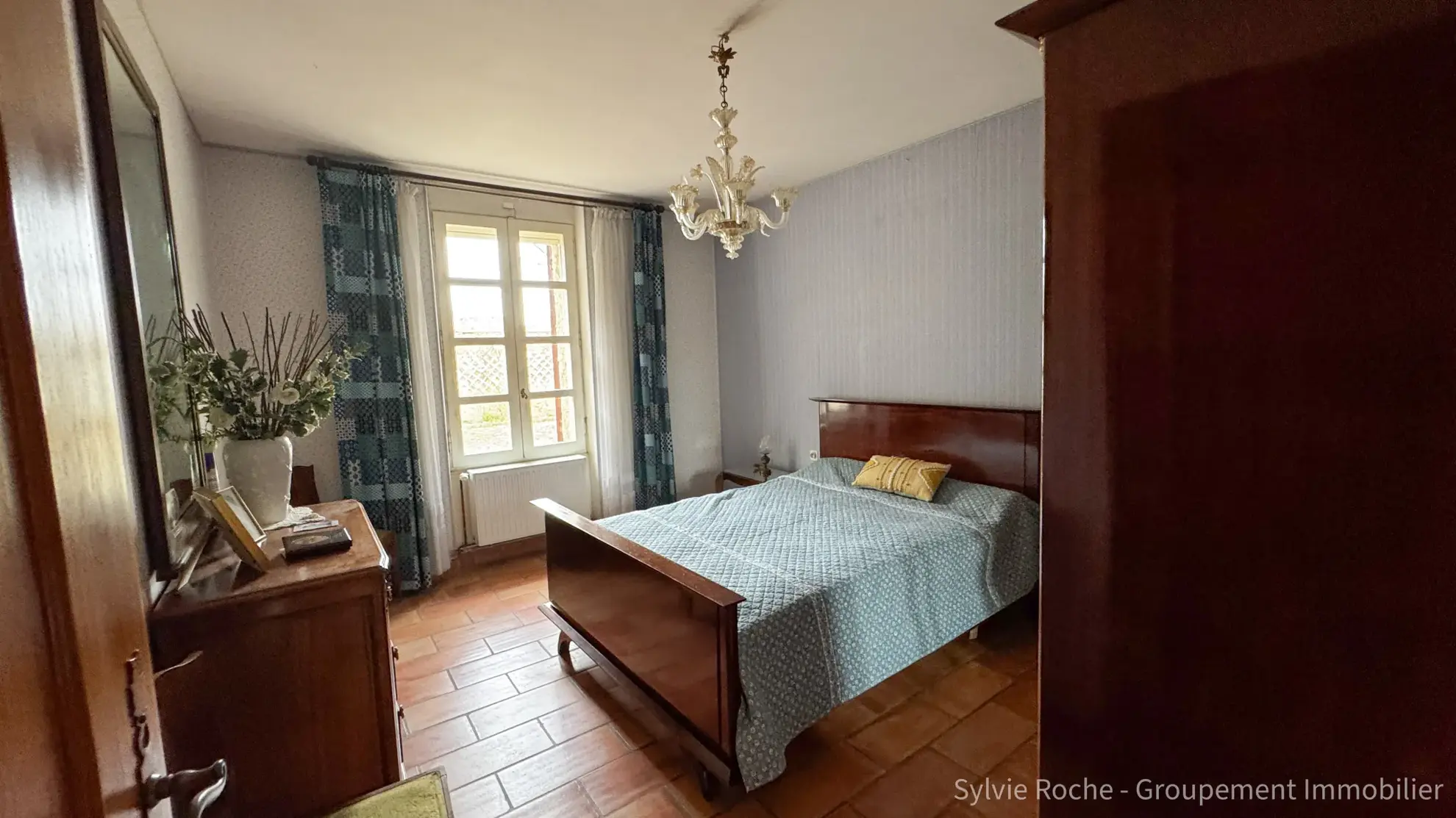 Maison de caractère à Piolenc de 175 m² avec jardin et dépendances 