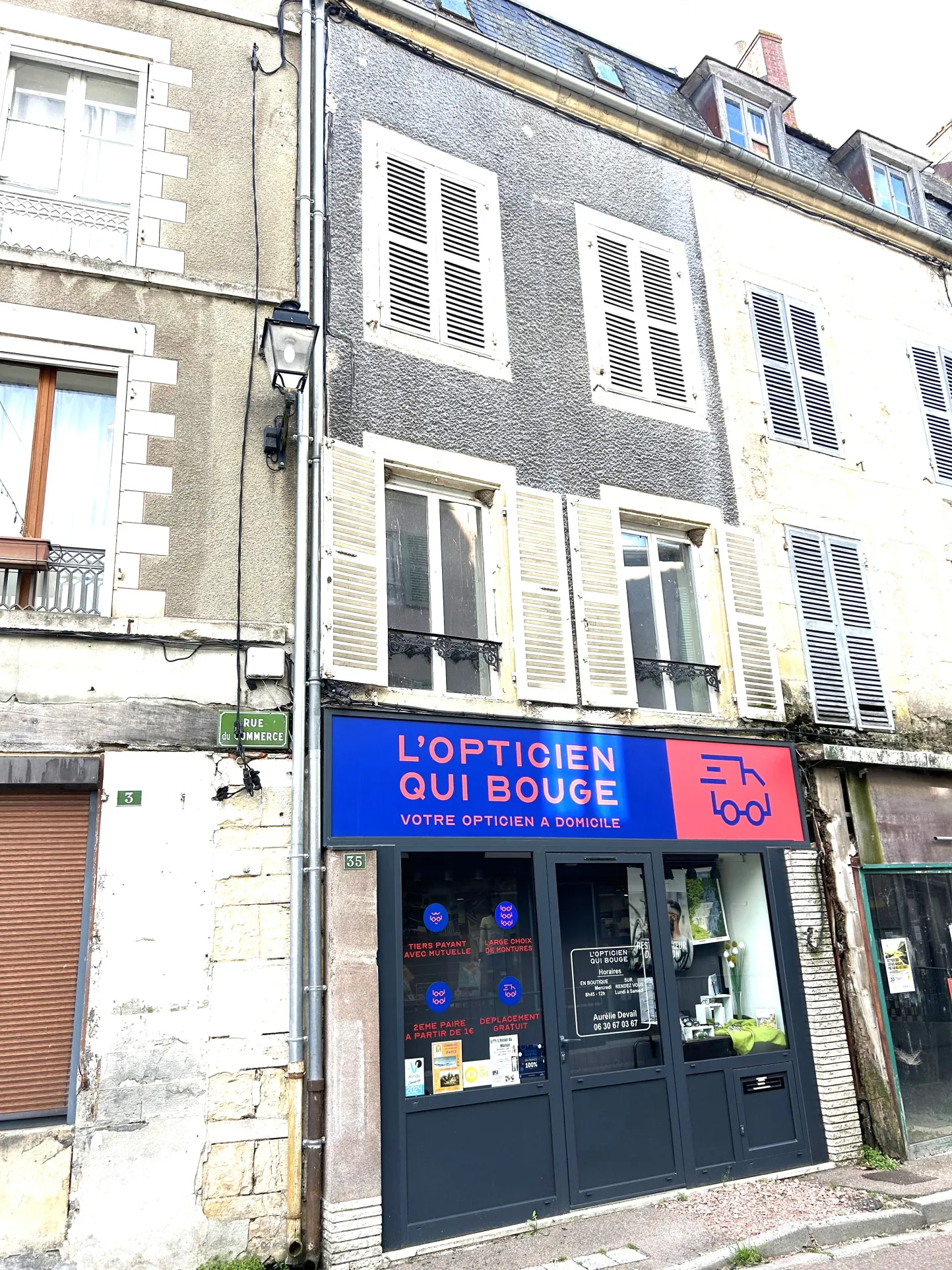 Maison de village avec cour privative et murs commerciaux loués en Nièvre 