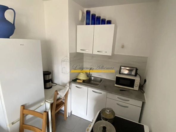 Appartement T2 loué à Montélimar, résidence sécurisée avec balcon et parking 