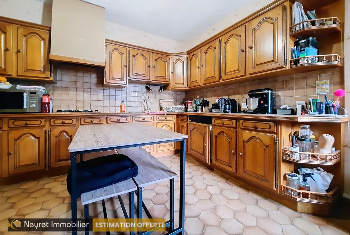 Maison de village à Saint-Symphorien-d’Ozon avec garage et 3 chambres 