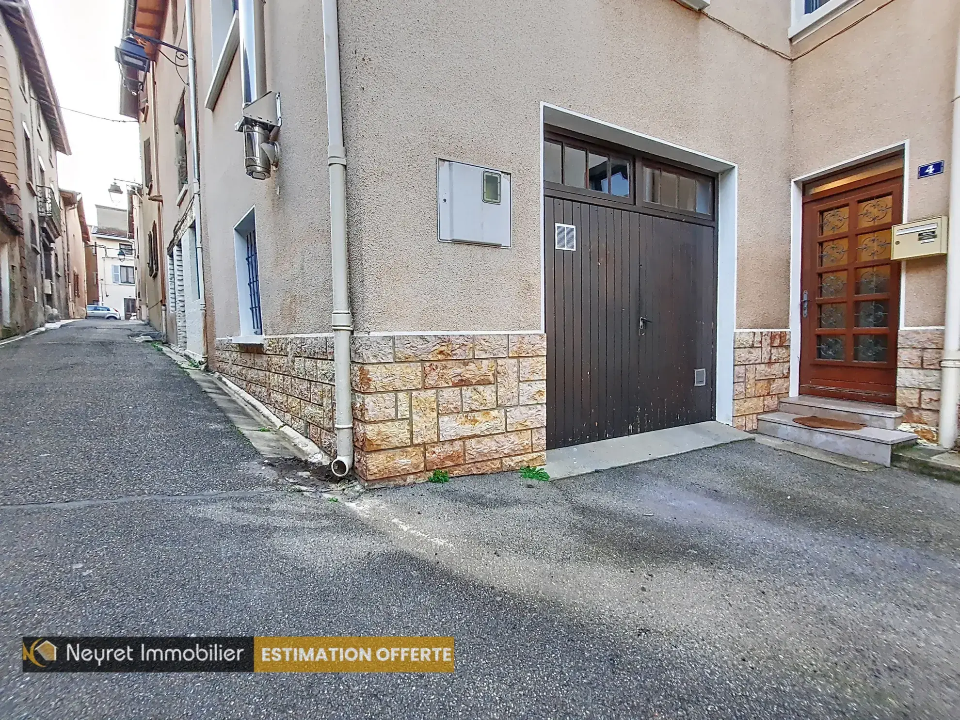 Maison de village à Saint-Symphorien-d’Ozon avec garage et 3 chambres 