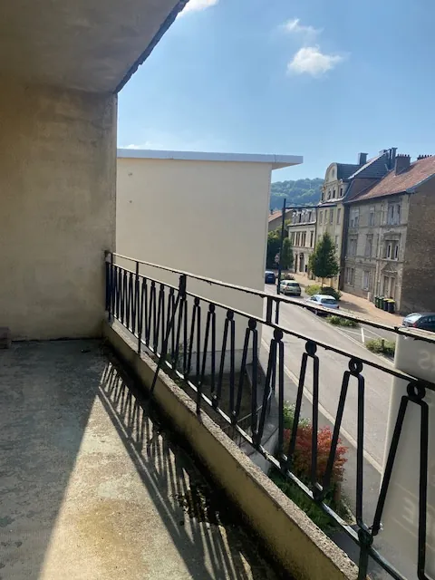 Appartement à vendre à Algrange – 4 chambres, jardin, garage, potentiel à saisir 