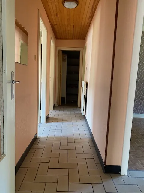 Appartement à vendre à Algrange – 4 chambres, jardin, garage, potentiel à saisir 