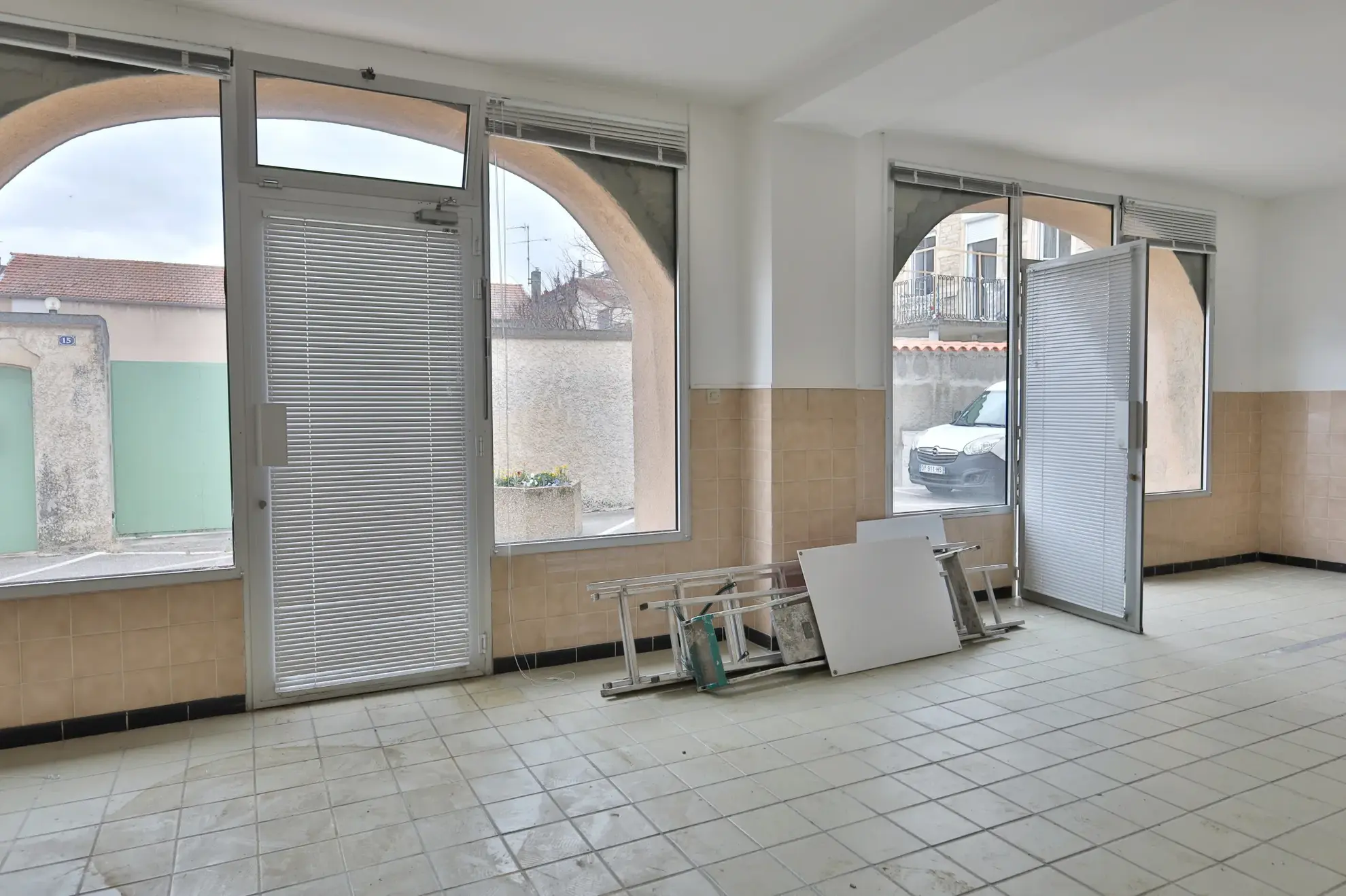 Local commercial de 46 m² à vendre au centre d'Heyrieux 