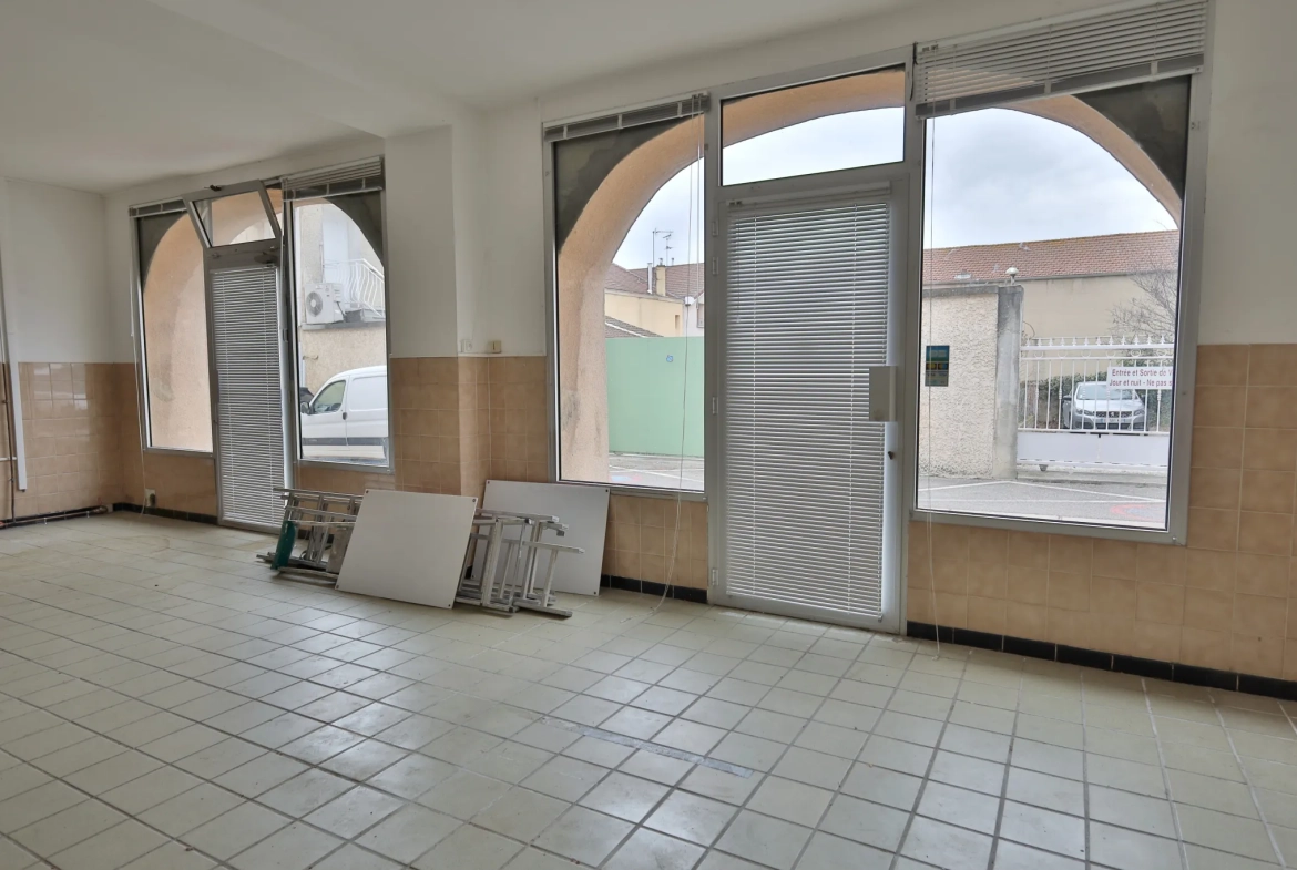 Local commercial de 46 m² à vendre au centre d'Heyrieux 