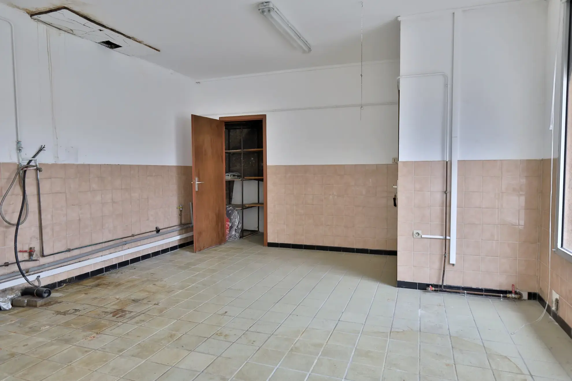 Local commercial de 46 m² à vendre au centre d'Heyrieux 