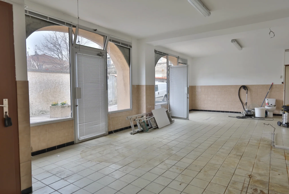Local commercial de 46 m² à vendre au centre d'Heyrieux 