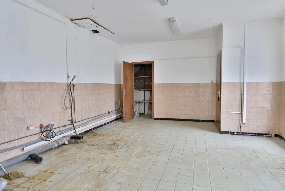 Local commercial de 46 m² à vendre au centre d'Heyrieux 