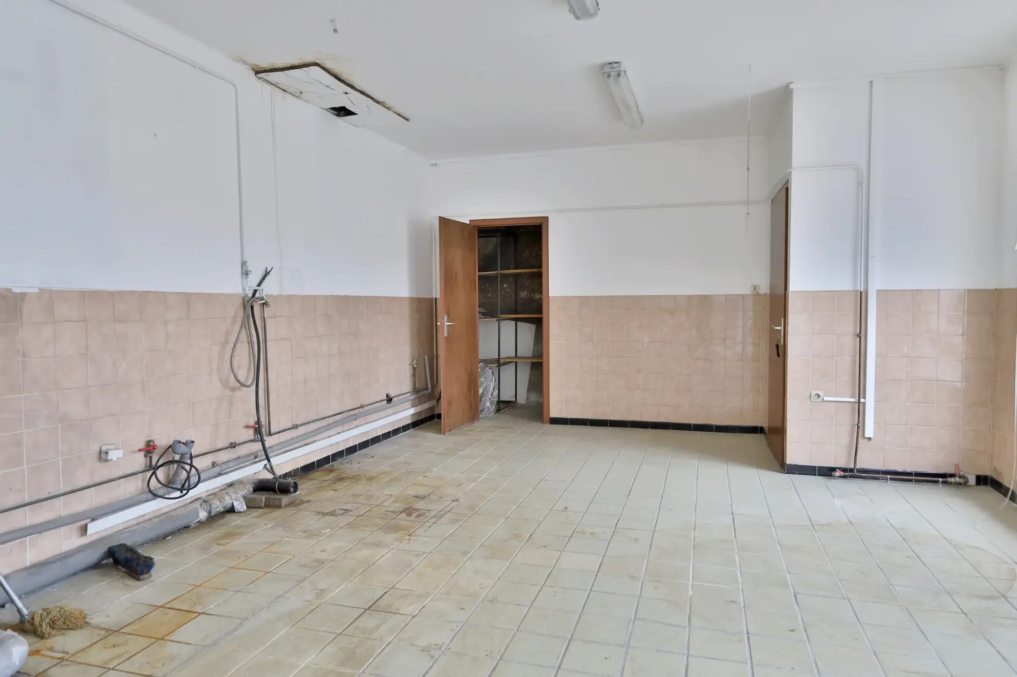 Local commercial de 46 m² à vendre au centre d'Heyrieux 