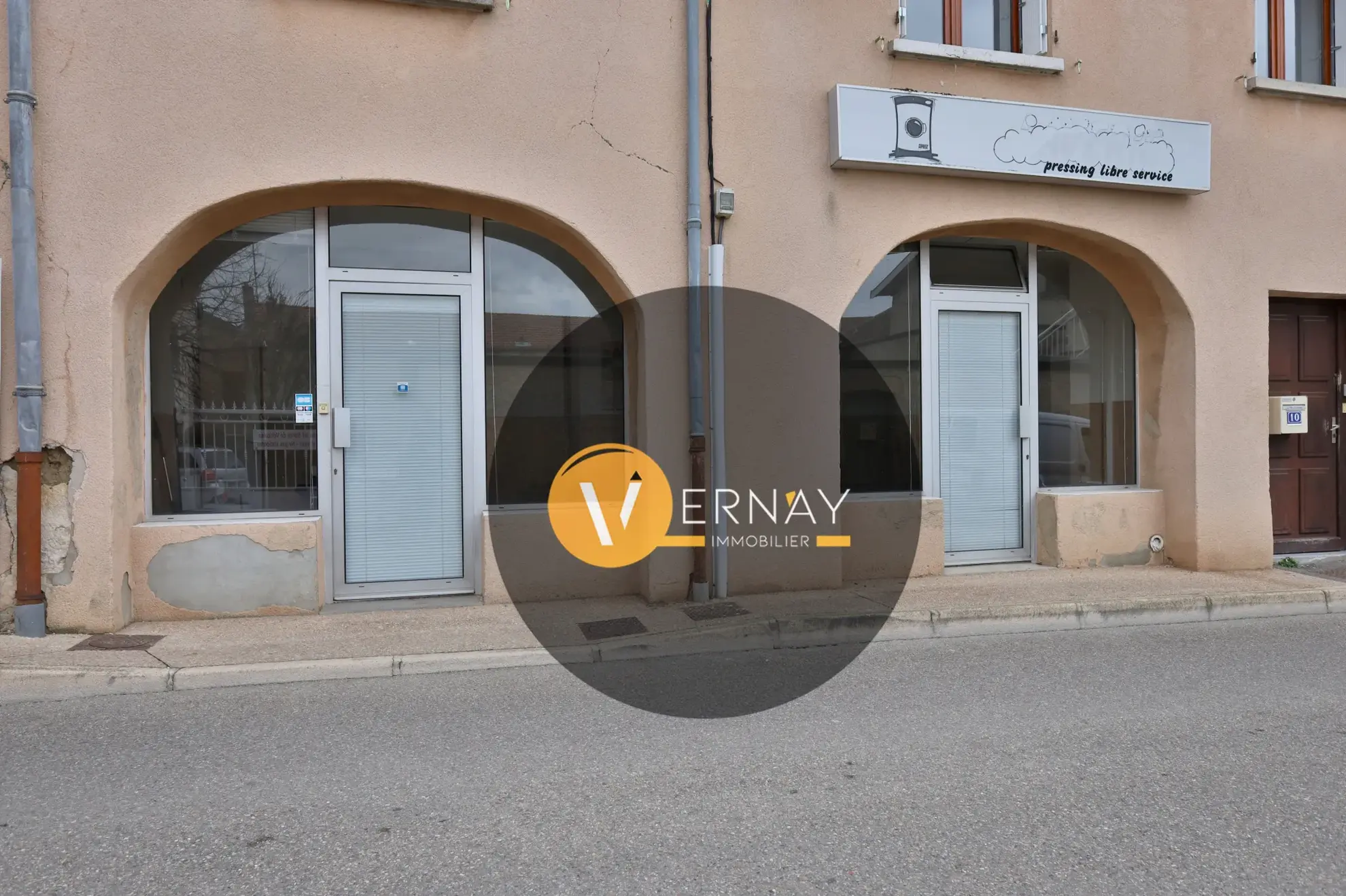 Local commercial de 46 m² à vendre au centre d'Heyrieux 