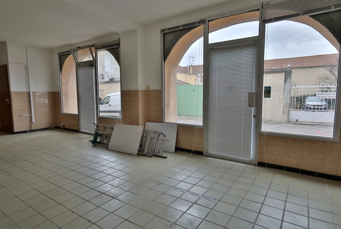 Local commercial de 46 m² à vendre au centre d'Heyrieux 