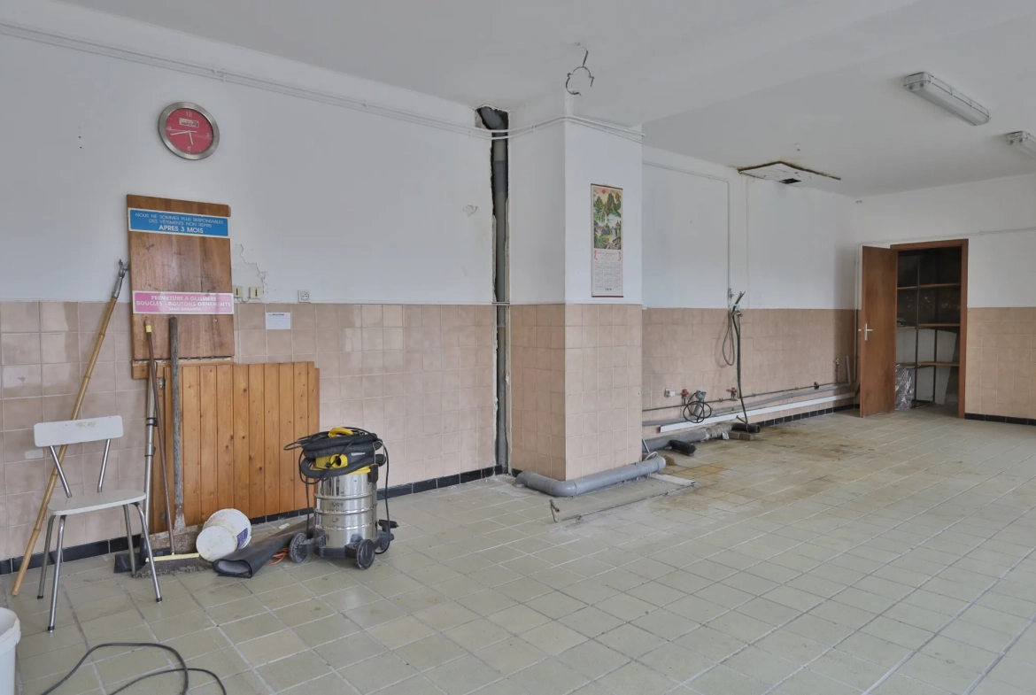 Local commercial de 46 m² à vendre au centre d'Heyrieux 
