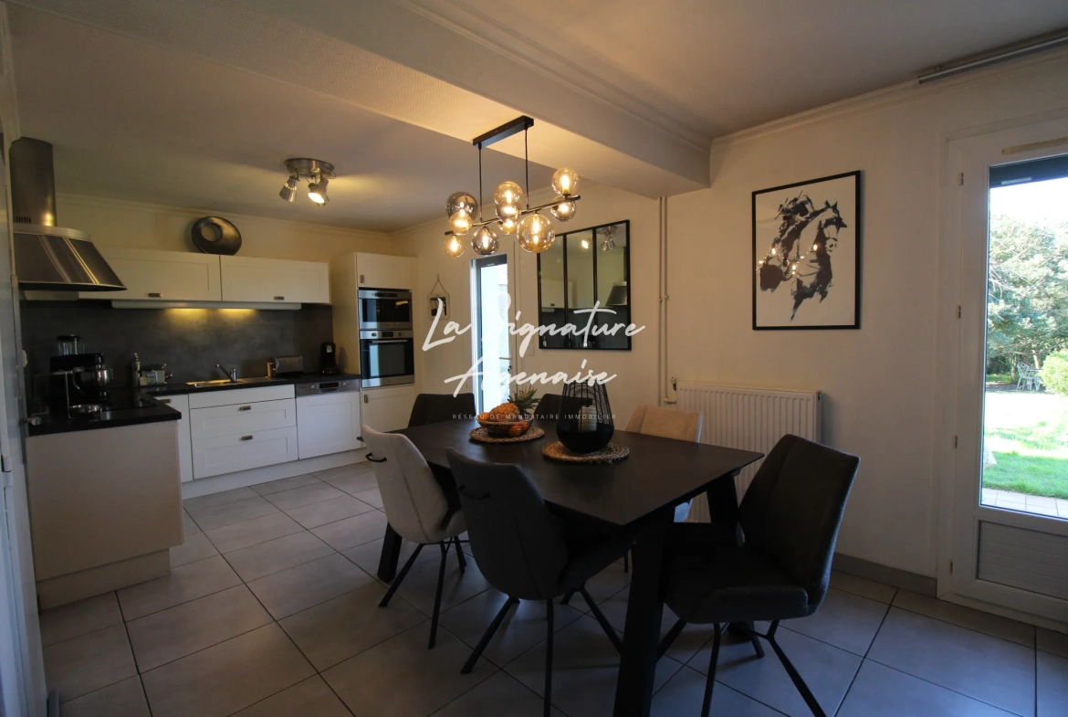 Maison de 105m² avec 3 chambres, jardin clos et rénovations récentes à Le Passage 