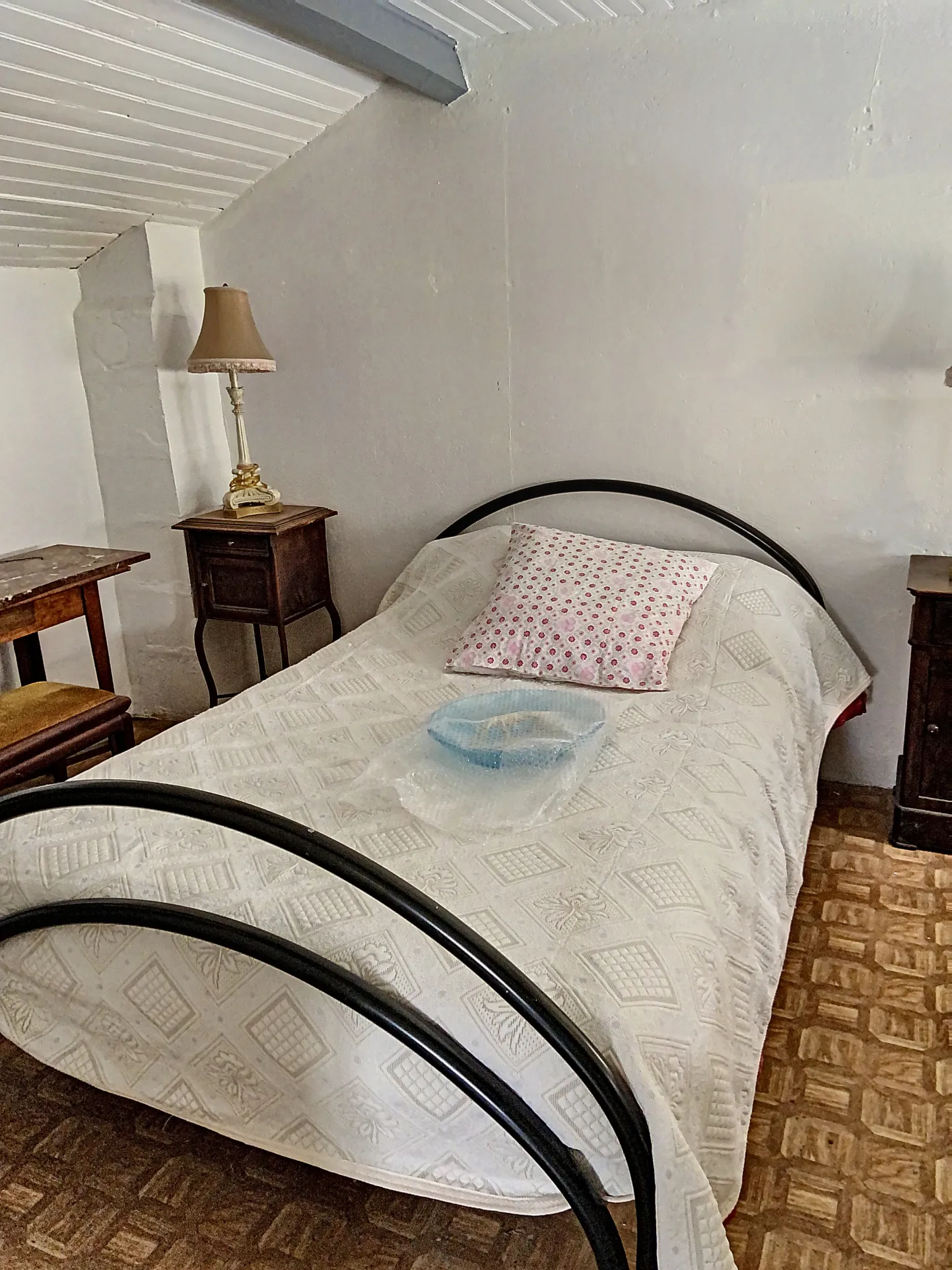Belle maison en pierre de 150 m² avec gîte et terrain à Bourrou 
