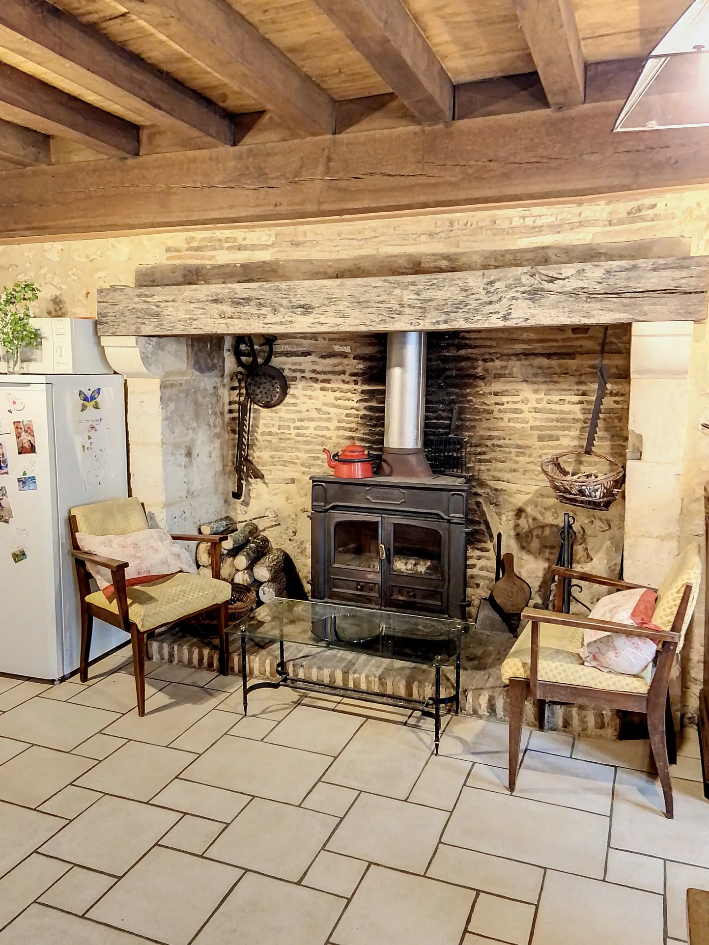 Belle maison en pierre de 150 m² avec gîte et terrain à Bourrou 