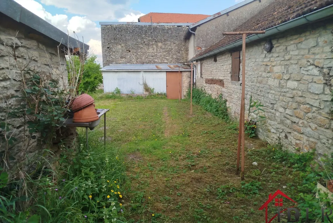 Maison en Pierre à Grenant 120 m² à Rénover avec Garage et Terrain 