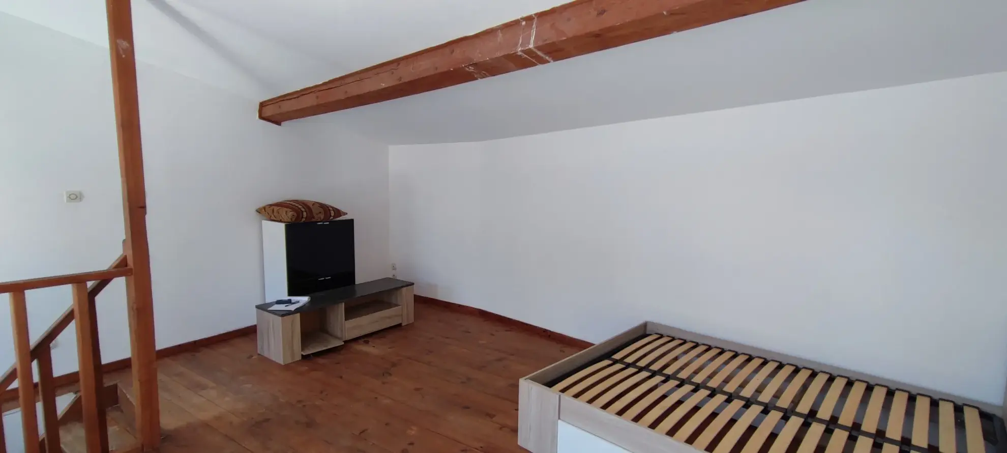Maison de village rénovée à Peyriac Minervois avec terrasse de 15 m² 