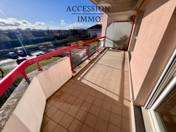 Appartement T3 à Dijon Toison d'Or avec terrasse, cave et garage – Bon état