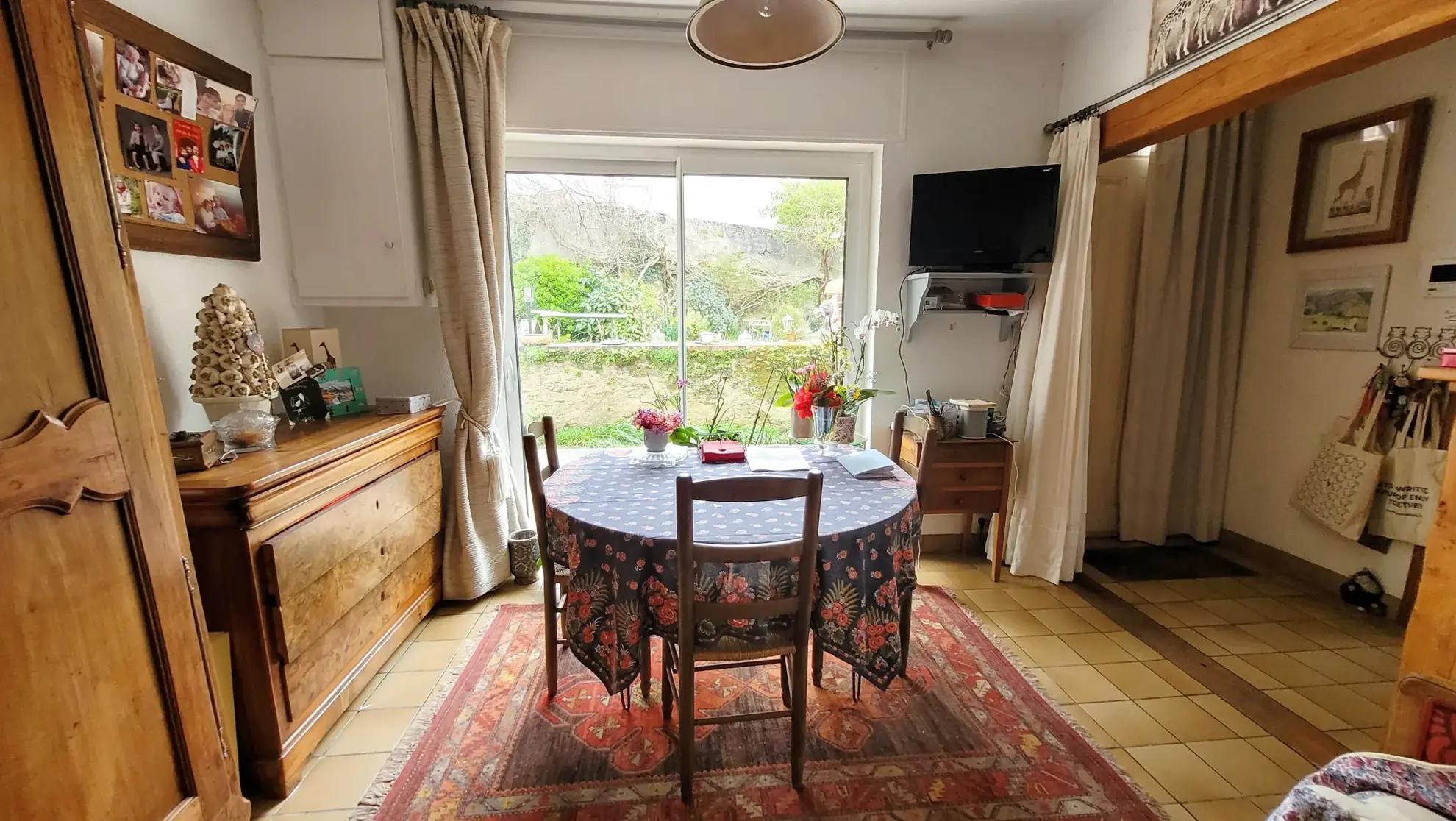 Maison 180 m² avec dépendance à Vihiers, centre-ville, terrain de 360 m² 
