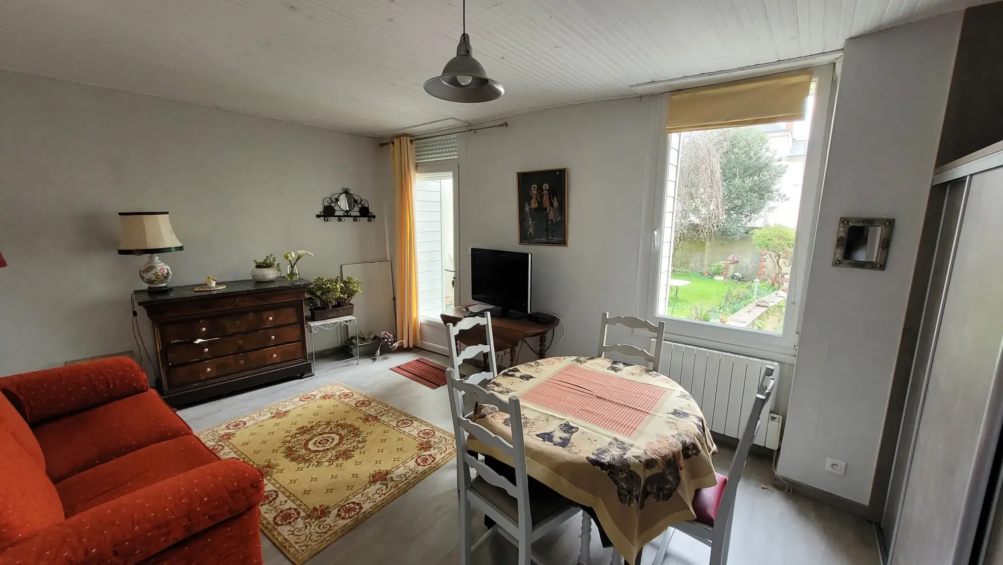 Maison 180 m² avec dépendance à Vihiers, centre-ville, terrain de 360 m² 