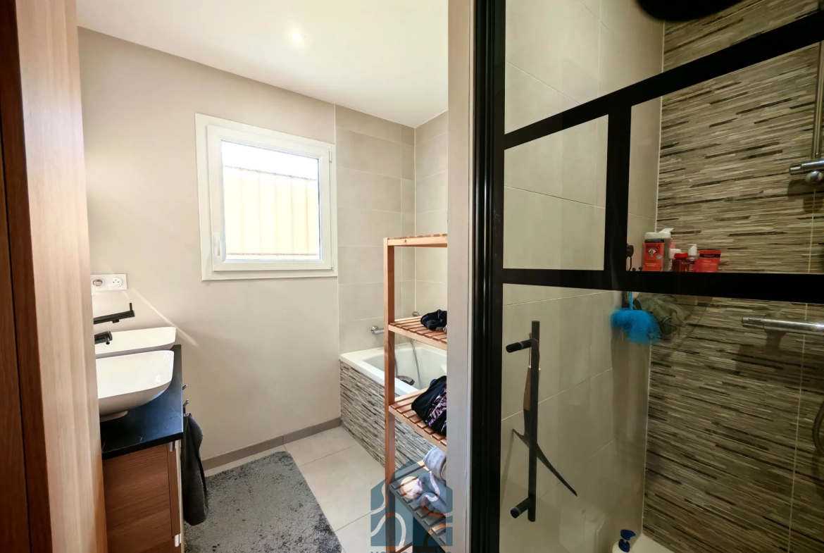 Maison neuve de 115 m² avec terrain clos à Saint Laure à vendre 