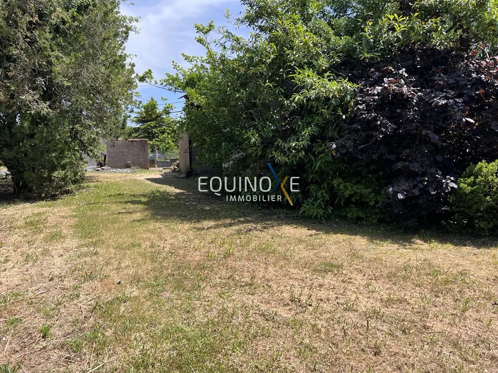 Terrain constructible à Gorges - Village calme de 625 m² 
