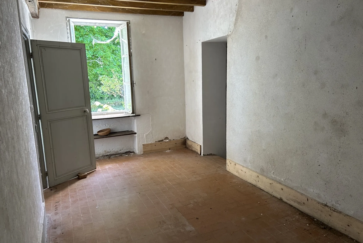 Maison à rénover avec grange et vue imprenable à Lurcy le Bourg 
