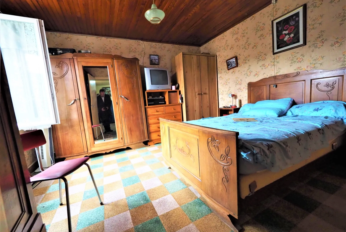Maison 4 chambres avec jardin et garages à Gontaud de Nogaret 