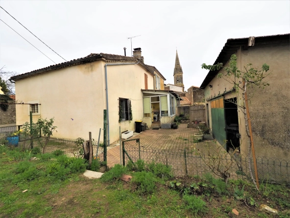 Maison 4 chambres avec jardin et garages à Gontaud de Nogaret