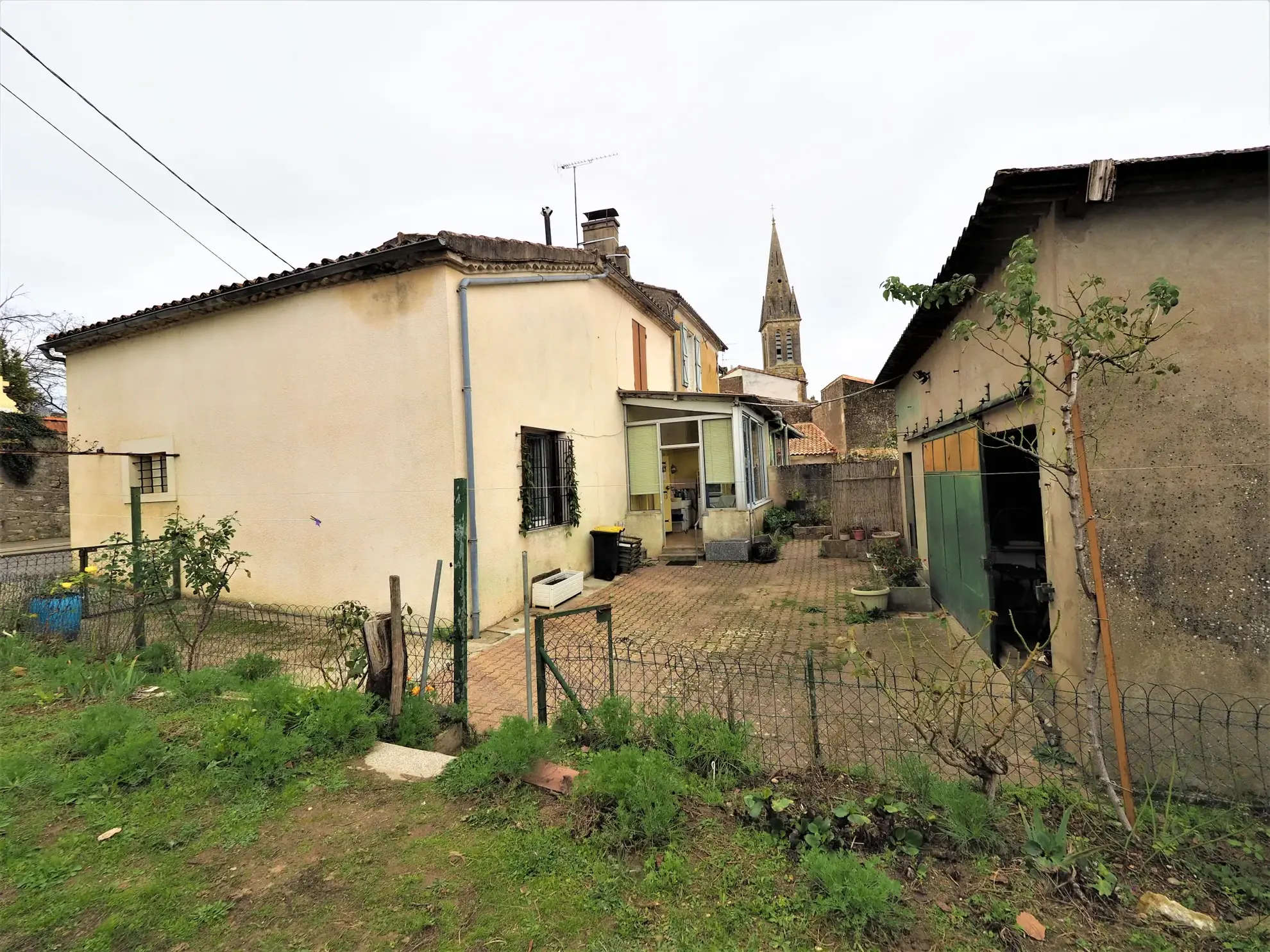 Maison 4 chambres avec jardin et garages à Gontaud de Nogaret 