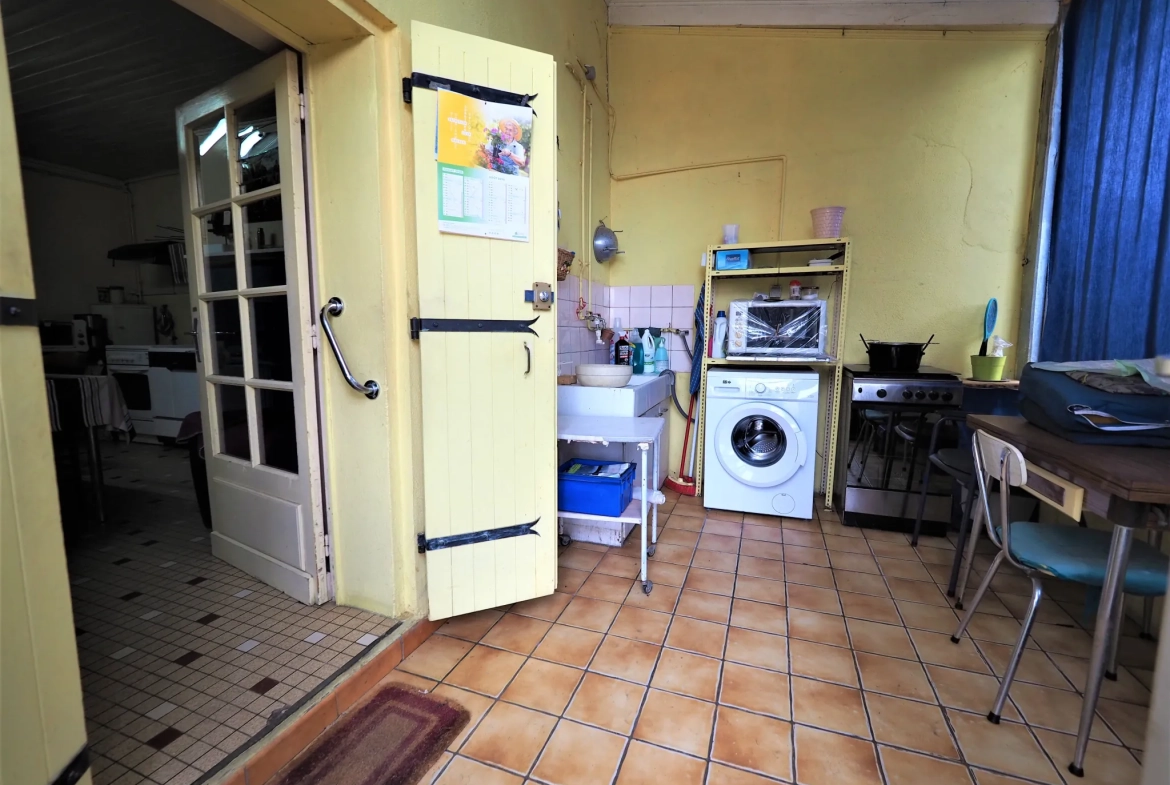 Maison 4 chambres avec jardin et garages à Gontaud de Nogaret 