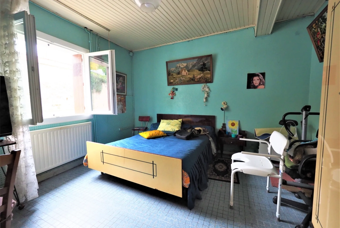 Maison 4 chambres avec jardin et garages à Gontaud de Nogaret 