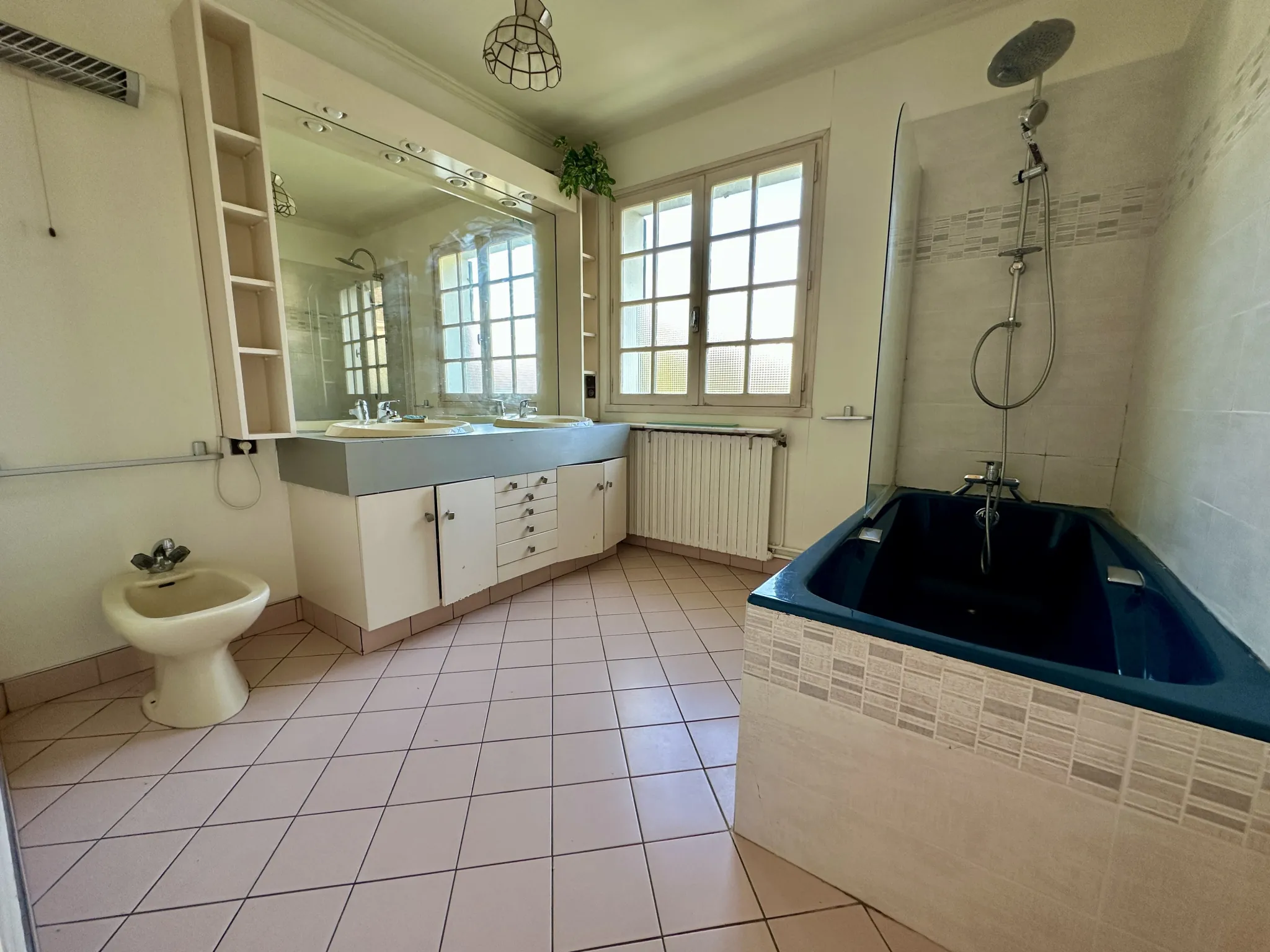 Maison de caractère à Niort, 5 chambres, jardin clos, quartier Clou Bouchet 