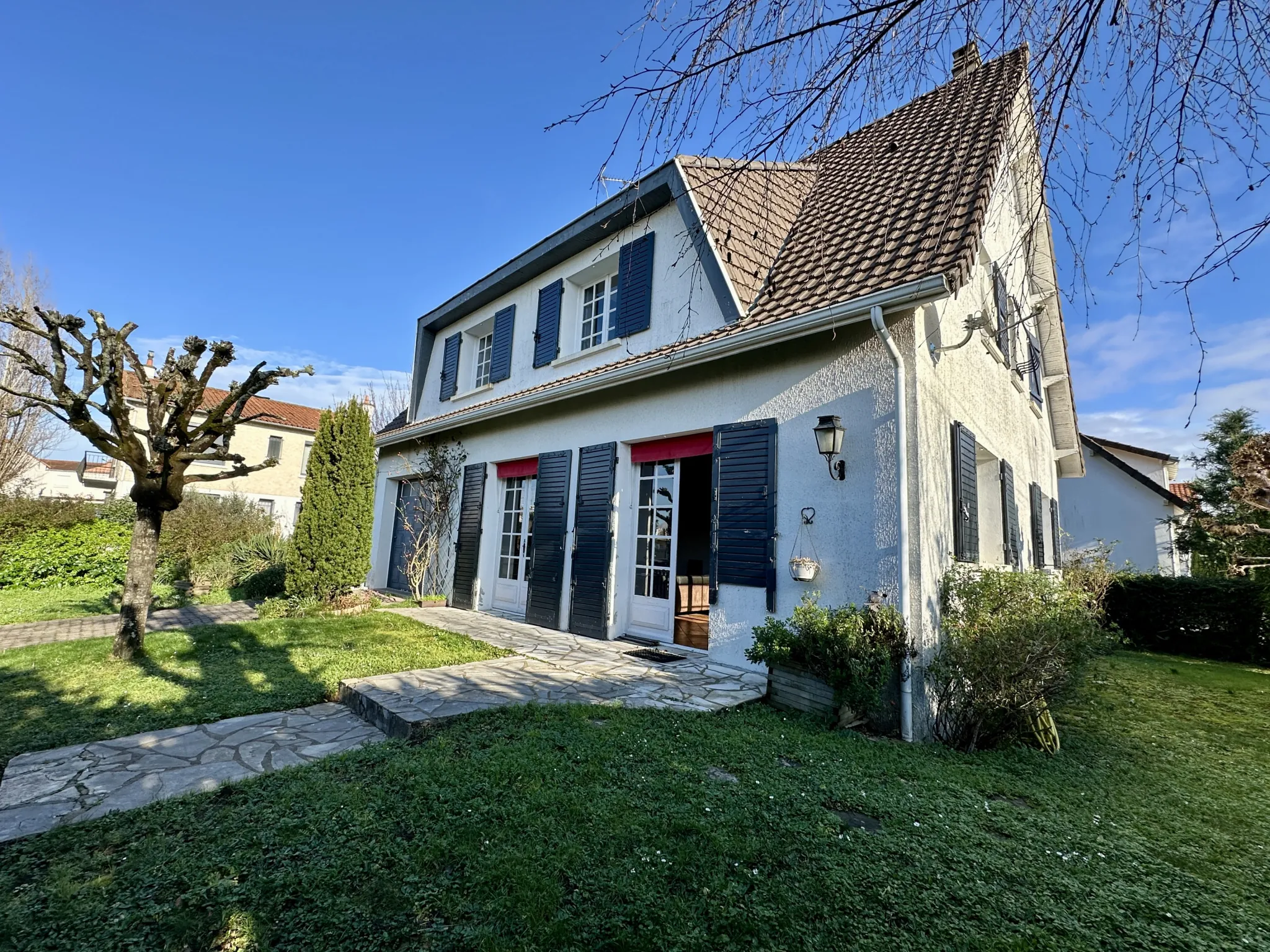 Maison de caractère à Niort, 5 chambres, jardin clos, quartier Clou Bouchet 