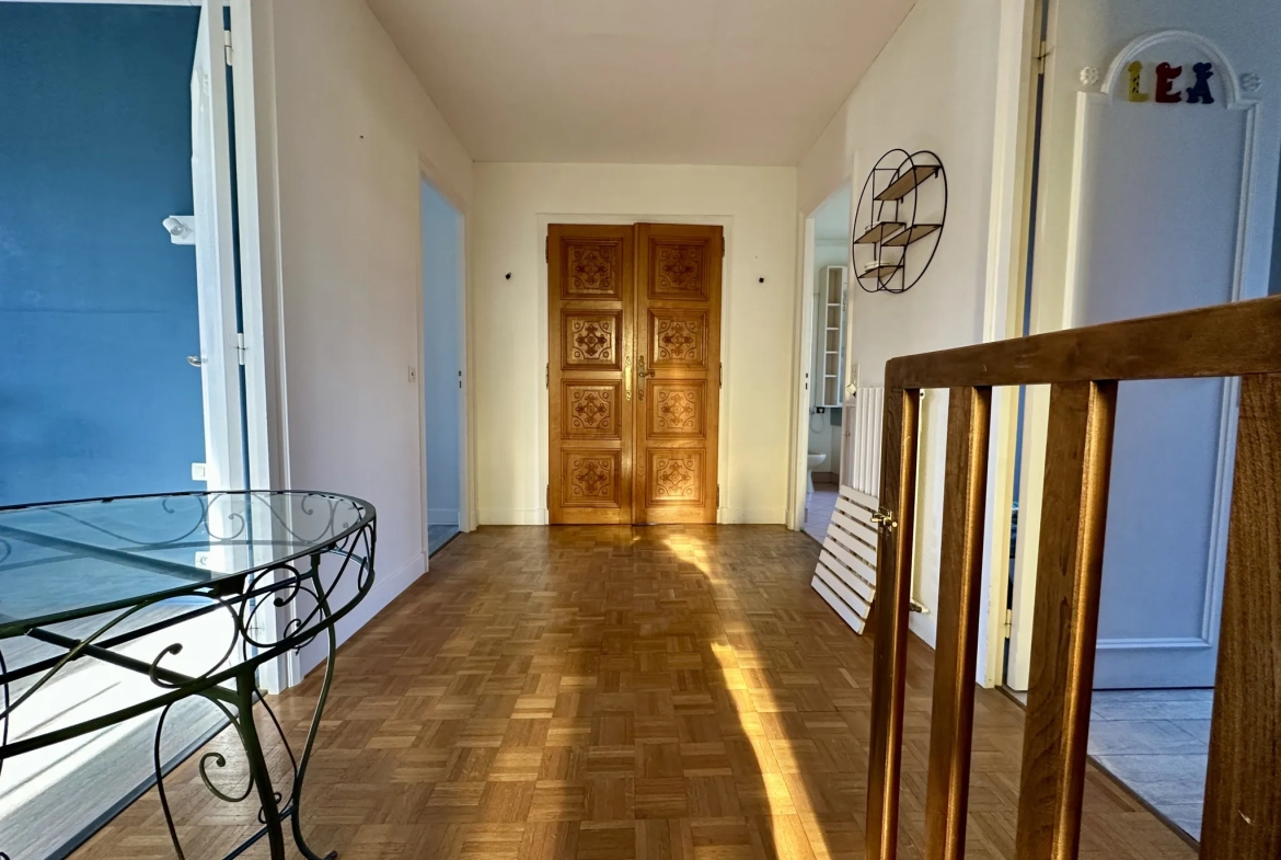 Maison de caractère à Niort, 5 chambres, jardin clos, quartier Clou Bouchet 