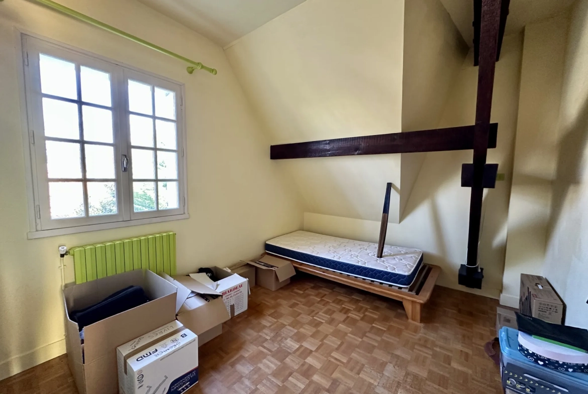 Maison de caractère à Niort, 5 chambres, jardin clos, quartier Clou Bouchet 