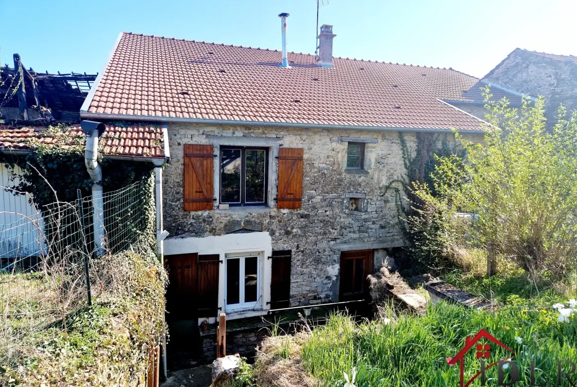 Maison spacieuse de 171 m2 avec garage et jardin à Serqueux 