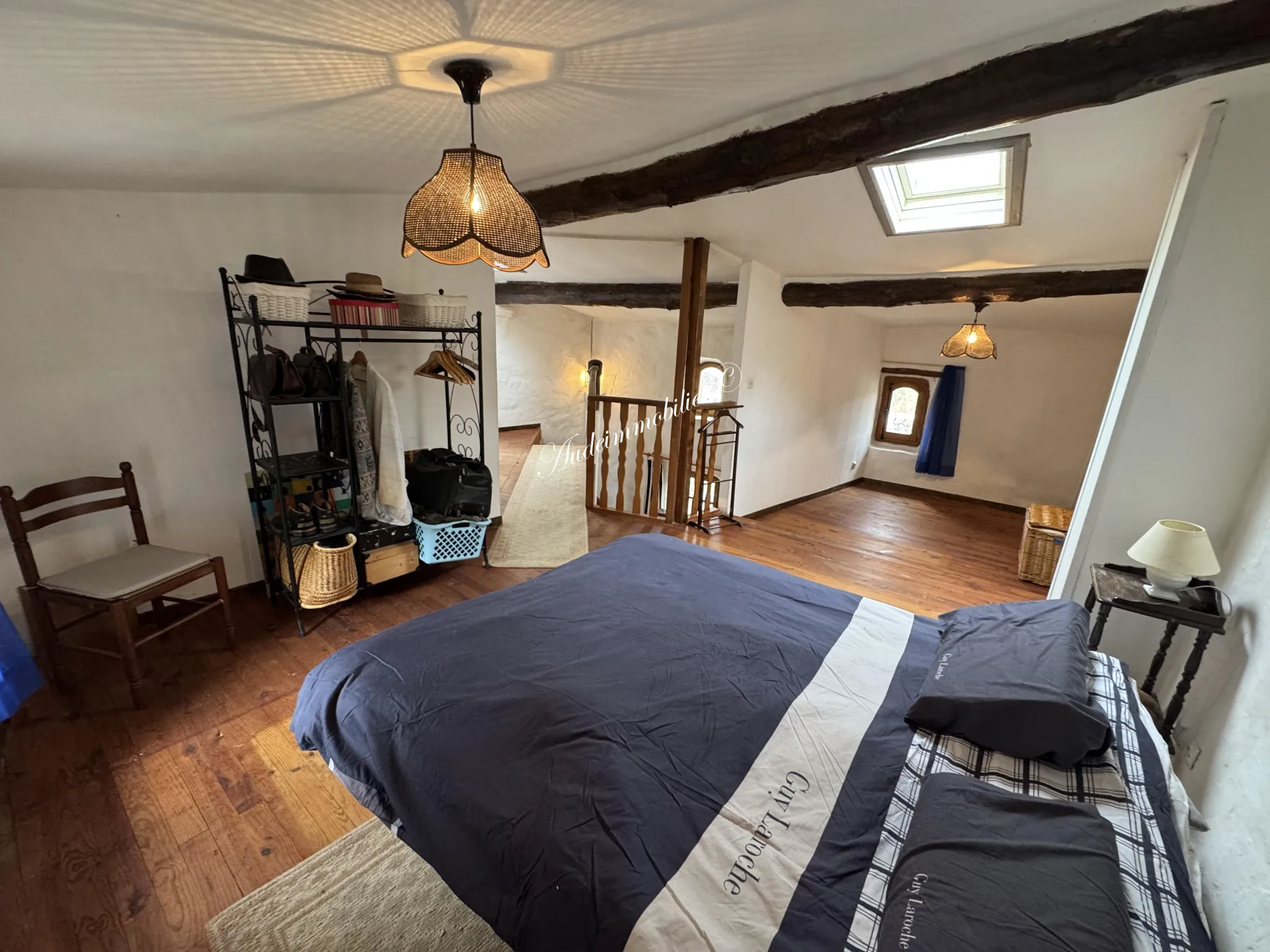 Charmante maison en pierre rénovée avec 3 pièces à Luc sur Aude - Ville avec commerces 