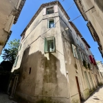 Immeuble à vendre en centre-ville de Sommières avec 3 appartements et parking