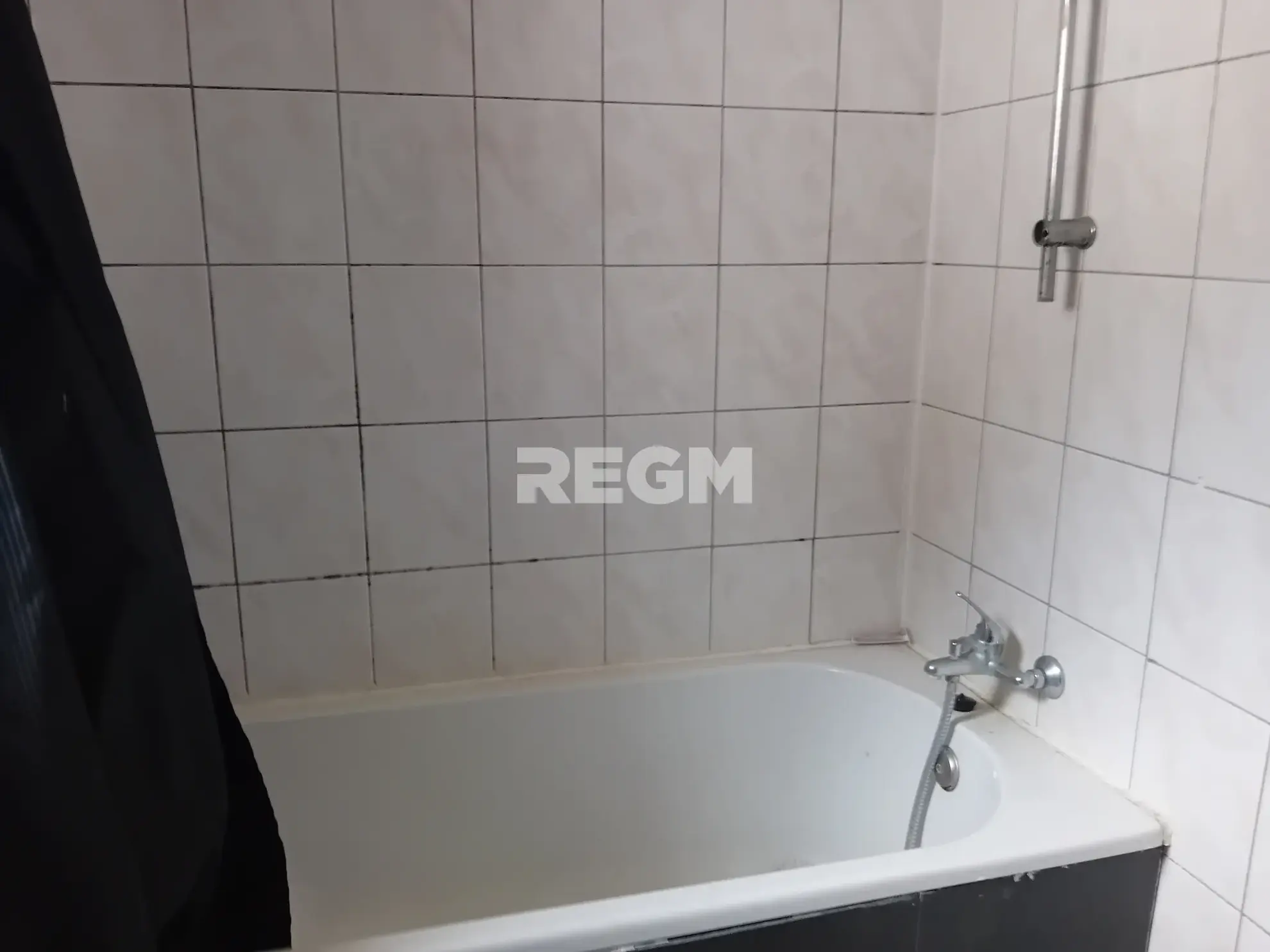 Maison de plain-pied à vendre à Evin-Malmaison avec 2 chambres et cour 