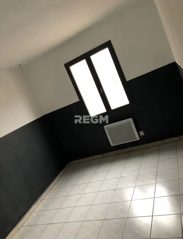 Maison de plain-pied à vendre à Evin-Malmaison avec 2 chambres et cour 