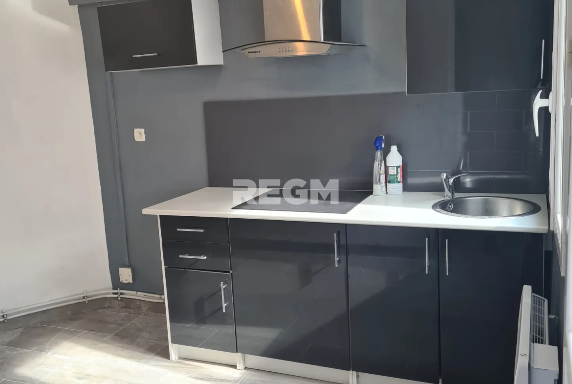 Maison de plain-pied à vendre à Evin-Malmaison avec 2 chambres et cour 