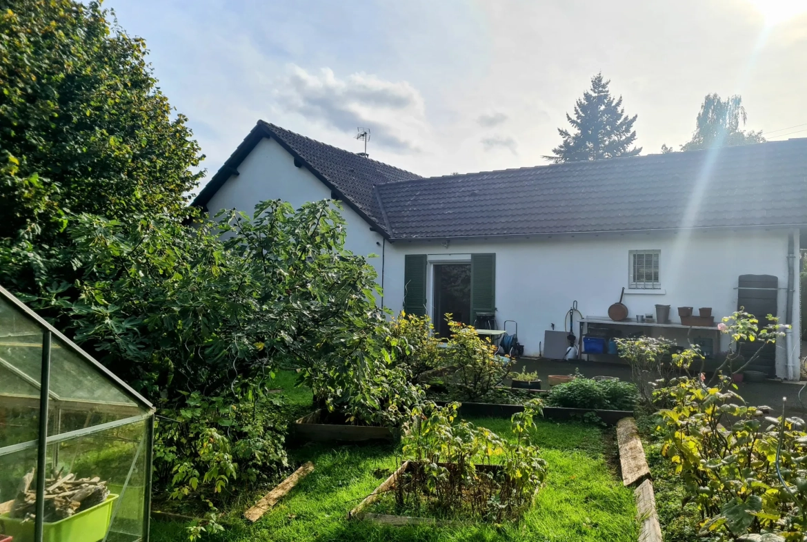 Maison de plain-pied à Varennes Vauzelles avec jardin de 1957 m² 