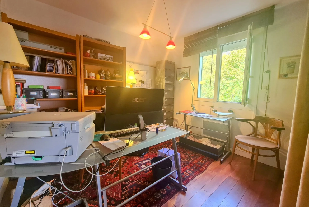 Maison de plain-pied à Varennes Vauzelles avec jardin de 1957 m² 