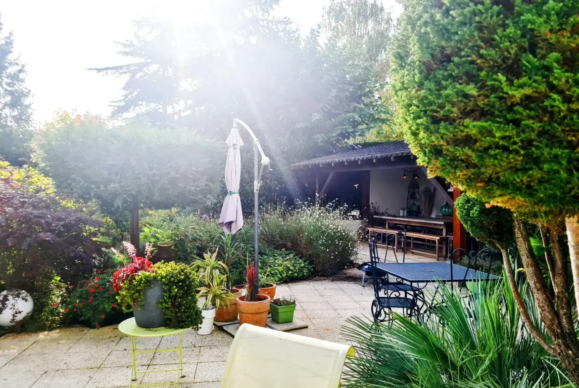 Maison de plain-pied à Varennes Vauzelles avec jardin de 1957 m² 