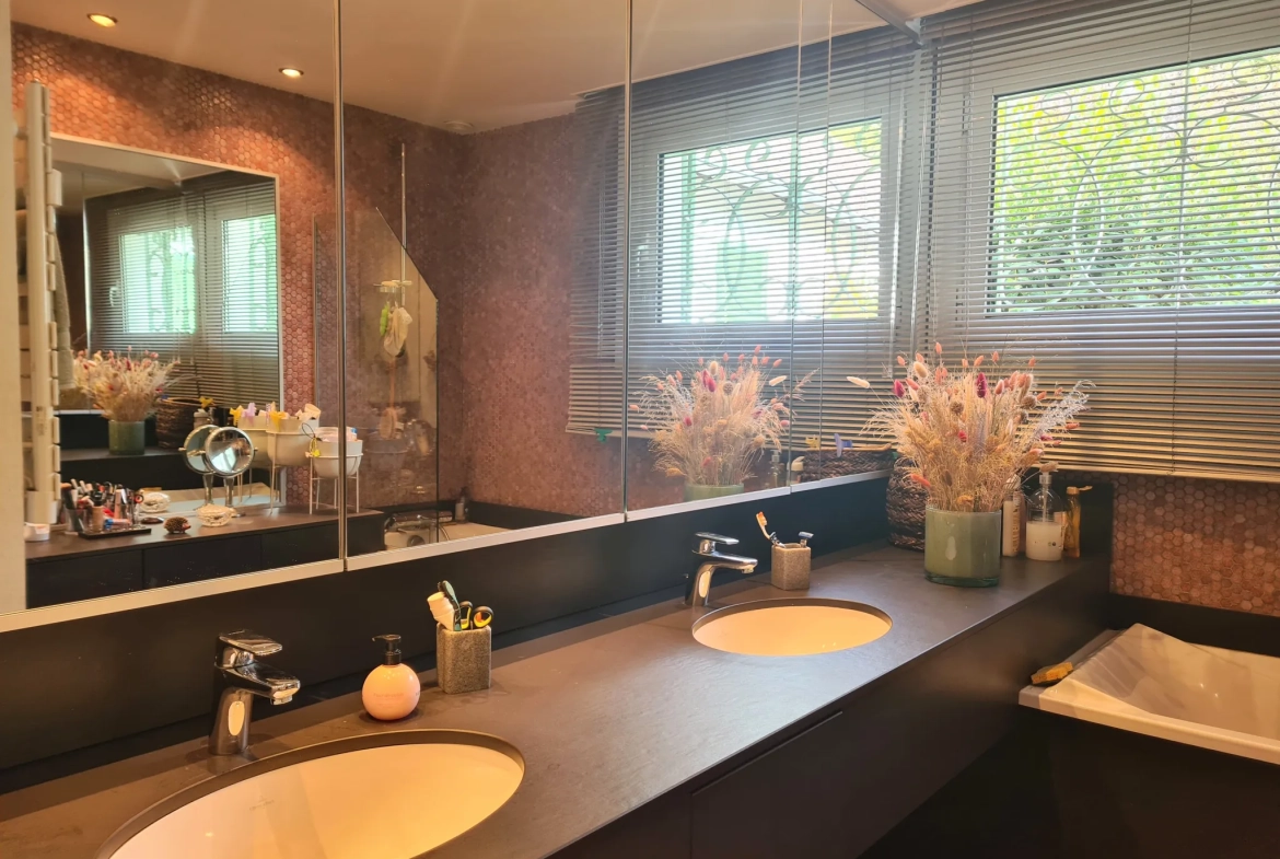 Maison de plain-pied à Varennes Vauzelles avec jardin de 1957 m² 